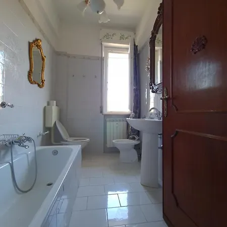 Casa Vacanze - Residenza Vittorio Veneto Sarzana